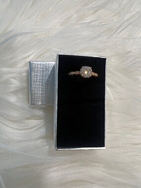 NWT 1.0ct Moissanite ring, size 5, gold S925 sterling silver band with CZ